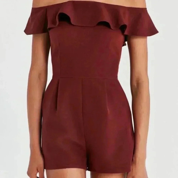 URBAN Outfitters Oh My Love Water Lily Wine Off Ruffled The Shoulder Romper Sz M - Picture 3 of 8
